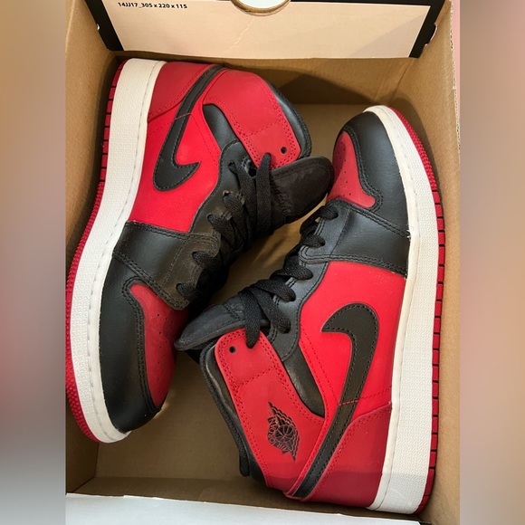 Jordan Other - 6.5 Youth Air Jordan 1 Mid (GS)